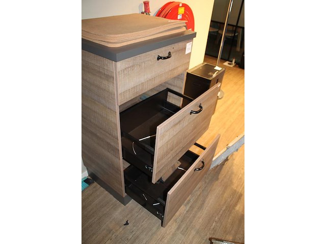Ladenkast met 3 laden. afmeting 70 x 52 x 123 cm. - afbeelding 3 van  3
