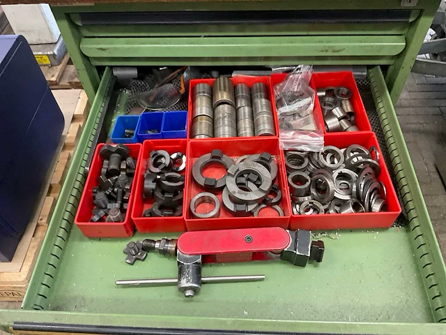 Ladenkast met freesgereedschap en diverse - afbeelding 3 van  15