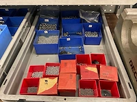 Ladenkast met freesgereedschap en diverse - afbeelding 11 van  15