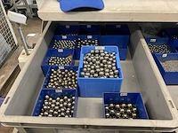 Ladenkast met freesgereedschap en diverse - afbeelding 12 van  15
