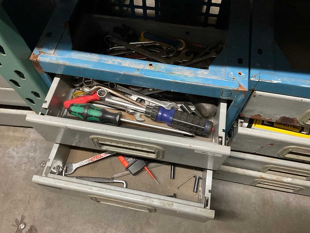 Ladenkast met inhoud (3x) - afbeelding 1 van  4