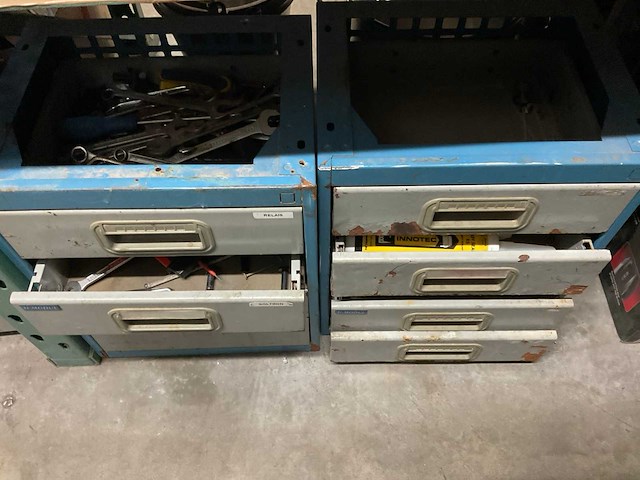 Ladenkast met inhoud (3x) - afbeelding 3 van  4