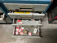 Ladenkast met inhoud (3x) - afbeelding 4 van  4