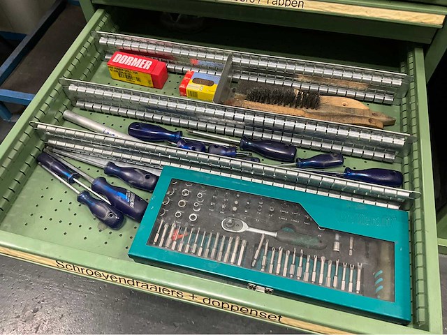 Ladenkast met inhoud - afbeelding 7 van  10