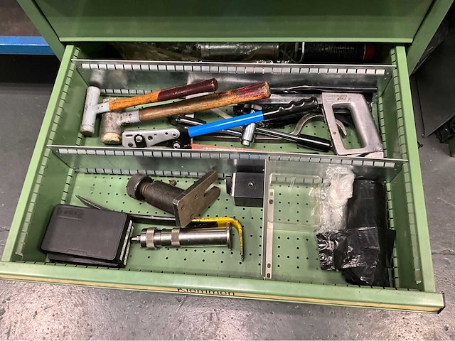 Ladenkast met inhoud - afbeelding 10 van  10