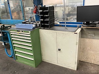 Ladenkast met inhoud - afbeelding 1 van  13