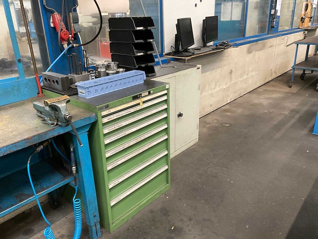 Ladenkast met inhoud - afbeelding 6 van  13