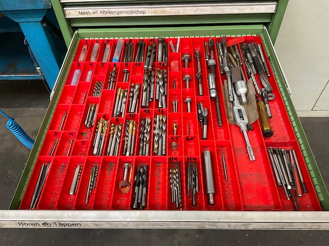 Ladenkast met inhoud - afbeelding 9 van  13