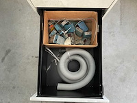 Ladenkast met inhoud - afbeelding 4 van  5