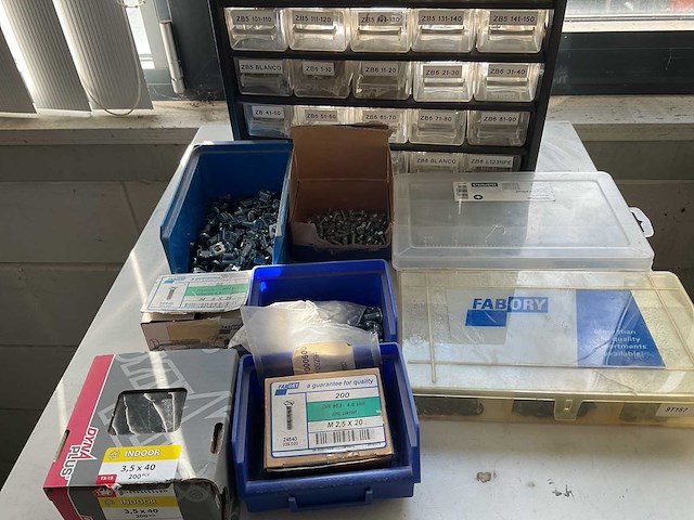 Ladenkast met inhoud - afbeelding 5 van  5