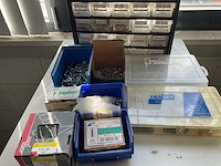 Ladenkast met inhoud - afbeelding 5 van  5