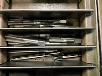 Ladenkast met inhoud - afbeelding 3 van  24