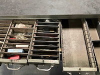 Ladenkast met inhoud - afbeelding 10 van  24