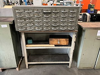 Ladenkast met inhoud - afbeelding 1 van  24