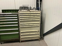Ladenkast met inhoud - afbeelding 1 van  7