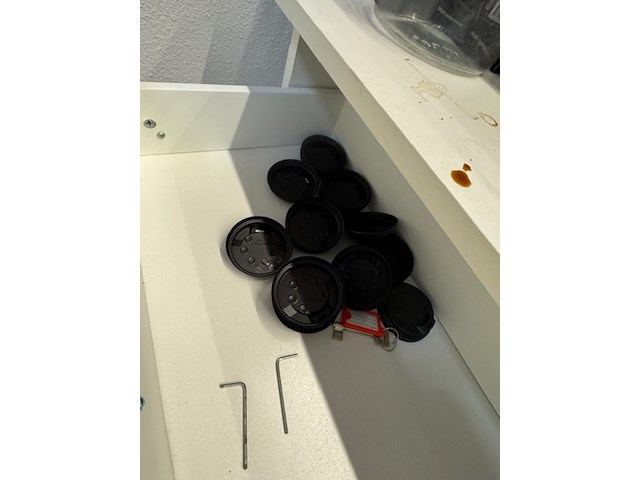 Ladenkast met koffiemachine en diversen, wit - afbeelding 5 van  7