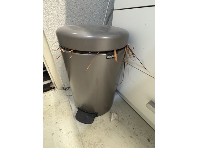 Ladenkast met koffiemachine en diversen, wit - afbeelding 7 van  7