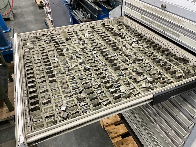 Ladenkast voorzien van stempels - afbeelding 16 van  17