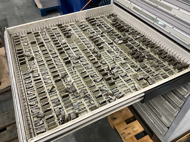 Ladenkast voorzien van stempels - afbeelding 2 van  12