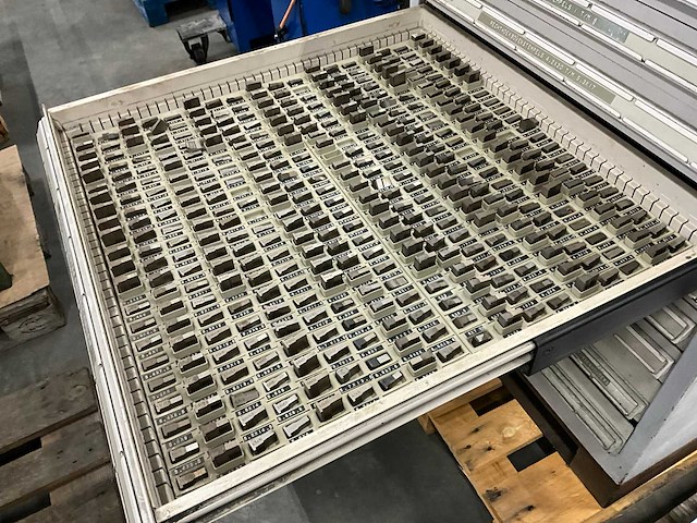 Ladenkast voorzien van stempels - afbeelding 3 van  12