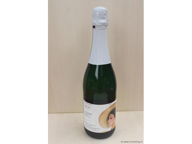 Lady in white fruitige mousserende wijn zonder alcohol - 75 cl - winkelverkoopprijs € 7.90 - afbeelding 1 van  3
