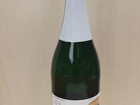 Lady in white fruitige mousserende wijn zonder alcohol - 75 cl - winkelverkoopprijs € 7.90 - afbeelding 1 van  3