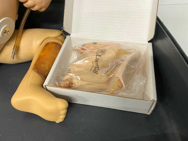 Laerdal - als - baby trainer - afbeelding 2 van  3