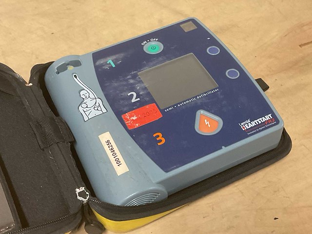 Laerdal heartstart fr2 defibrillator - afbeelding 1 van  4