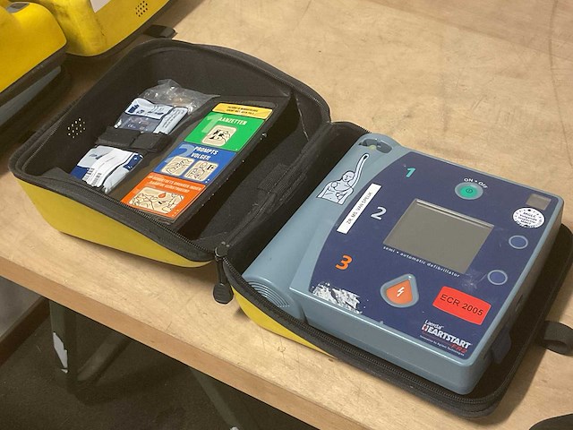 Laerdal heartstart fr2 defibrillator - afbeelding 3 van  4