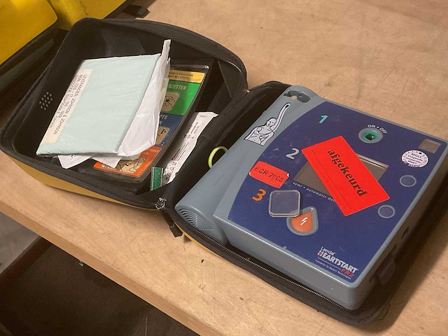 Laerdal heartstart fr2 defibrillator - afbeelding 3 van  4