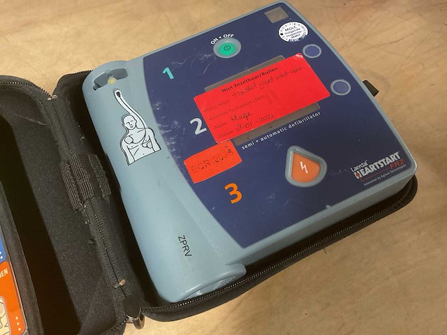 Laerdal heartstart fr2 defibrillator - afbeelding 1 van  4