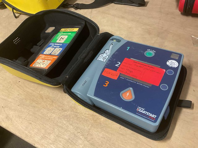 Laerdal heartstart fr2 defibrillator - afbeelding 3 van  4
