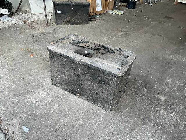 Lag aanhangwagenkist voor gereedschap/sjorbanden - afbeelding 1 van  4