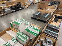 Lagers, machineonderdelen, industriële- en elektrocomponenten wegens magazijnopruiming