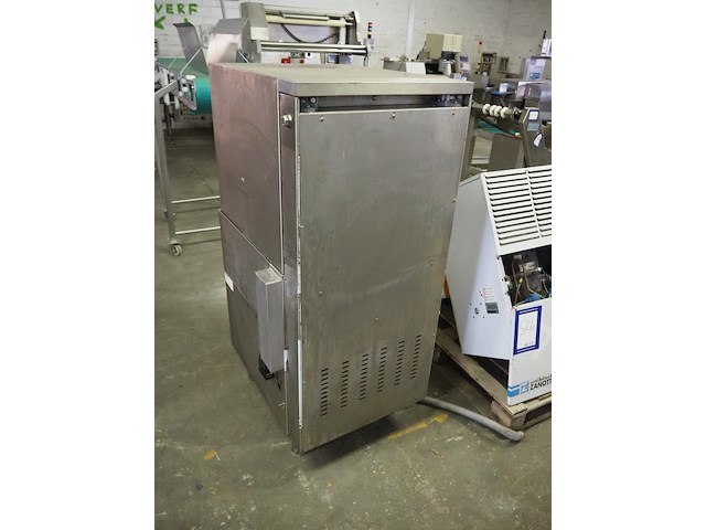 Lamber - afbeelding 3 van  7