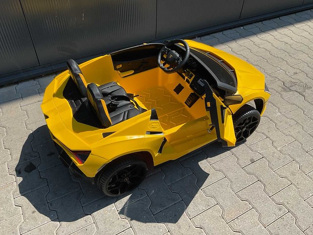 Lamborghini a500 revuelto elektrische kinderauto - afbeelding 19 van  39
