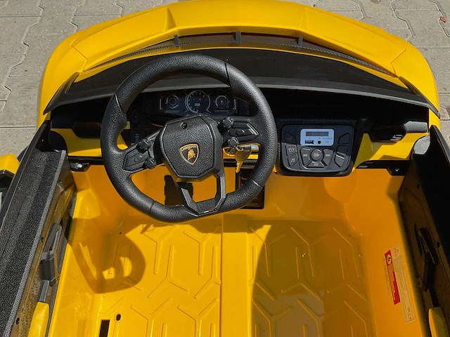 Lamborghini a500 revuelto elektrische kinderauto - afbeelding 24 van  39