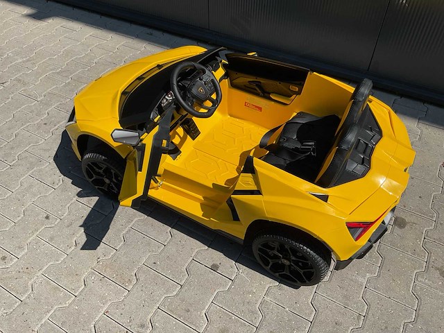 Lamborghini a500 revuelto elektrische kinderauto - afbeelding 28 van  39