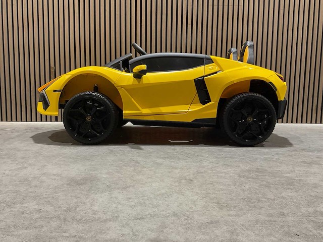 Lamborghini a500 revuelto elektrische kinderauto - afbeelding 34 van  39