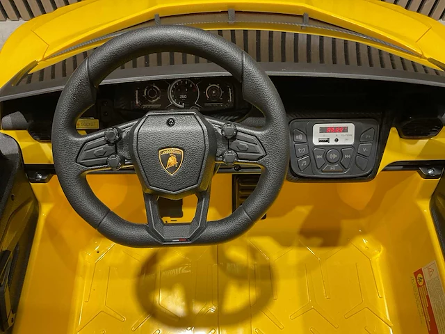 Lamborghini a500 revuelto elektrische kinderauto - afbeelding 8 van  39