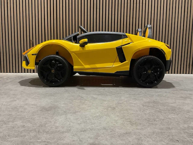 Lamborghini a500 revuelto elektrische kinderauto - afbeelding 34 van  39
