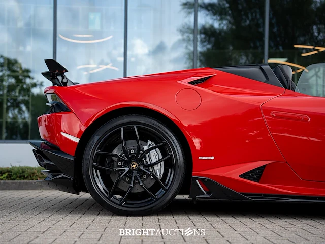 Lamborghini huracán spyder lp610-4 5.2 v10 610pk 4wd 2017, knr-08-n - afbeelding 18 van  82
