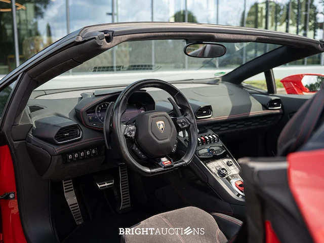 Lamborghini huracán spyder lp610-4 5.2 v10 610pk 4wd 2017, knr-08-n - afbeelding 43 van  82
