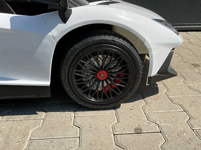 Lamborghini sv aventador elektrische kinderauto - afbeelding 20 van  21