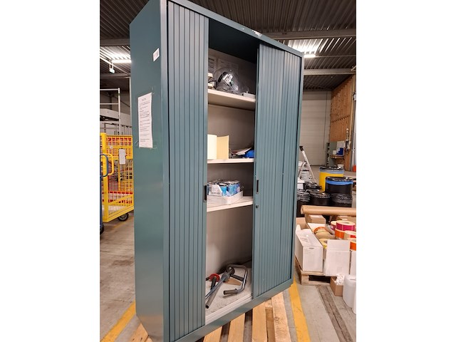 Lameldeurkast met inhoud - afbeelding 2 van  7