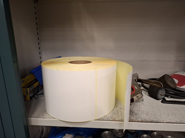 Lameldeurkast met inhoud - afbeelding 4 van  7