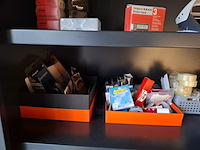 Lameldeurkast met inhoud - afbeelding 7 van  13