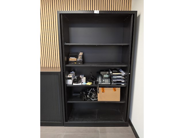 Lameldeurkast met inhoud - afbeelding 3 van  8