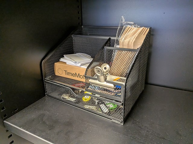 Lameldeurkast met inhoud - afbeelding 4 van  8