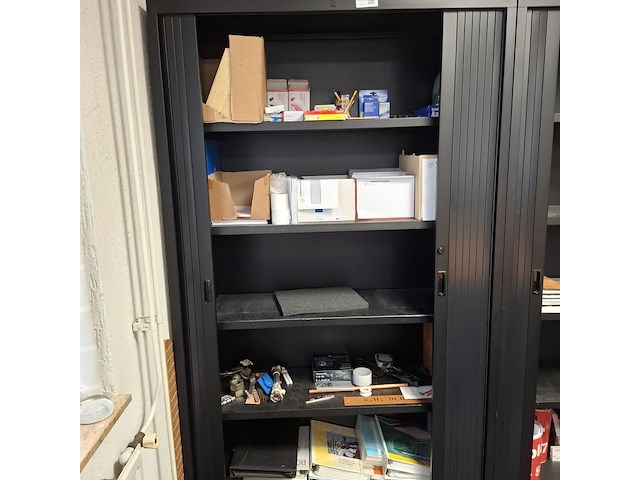 Lameldeurkast met inhoud - afbeelding 3 van  10